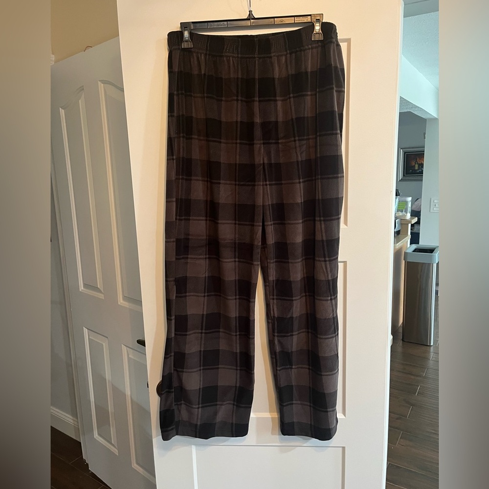 Men's Black and Gray Plaid Pants